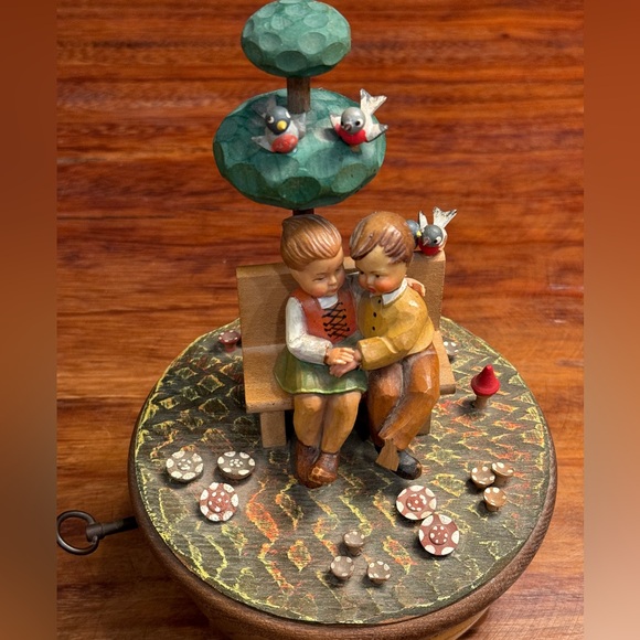 Thorens Wooden Music Box Boy and girl - Picture 3 of 11